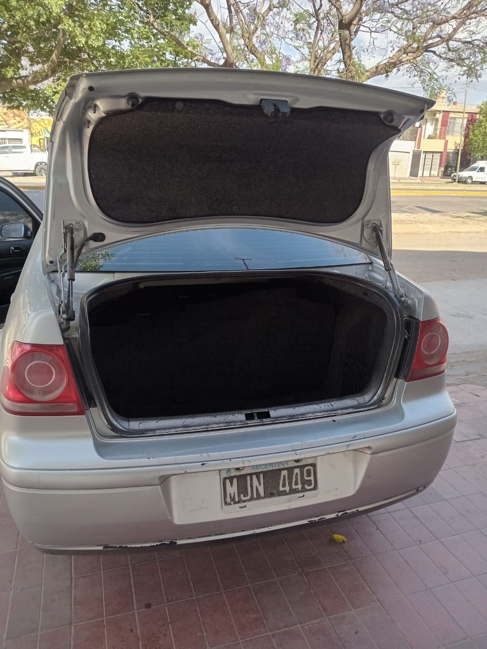 Miniatura: VOLKSWAGEN BORA TRENDLINE 2.0 (GNC) 2013