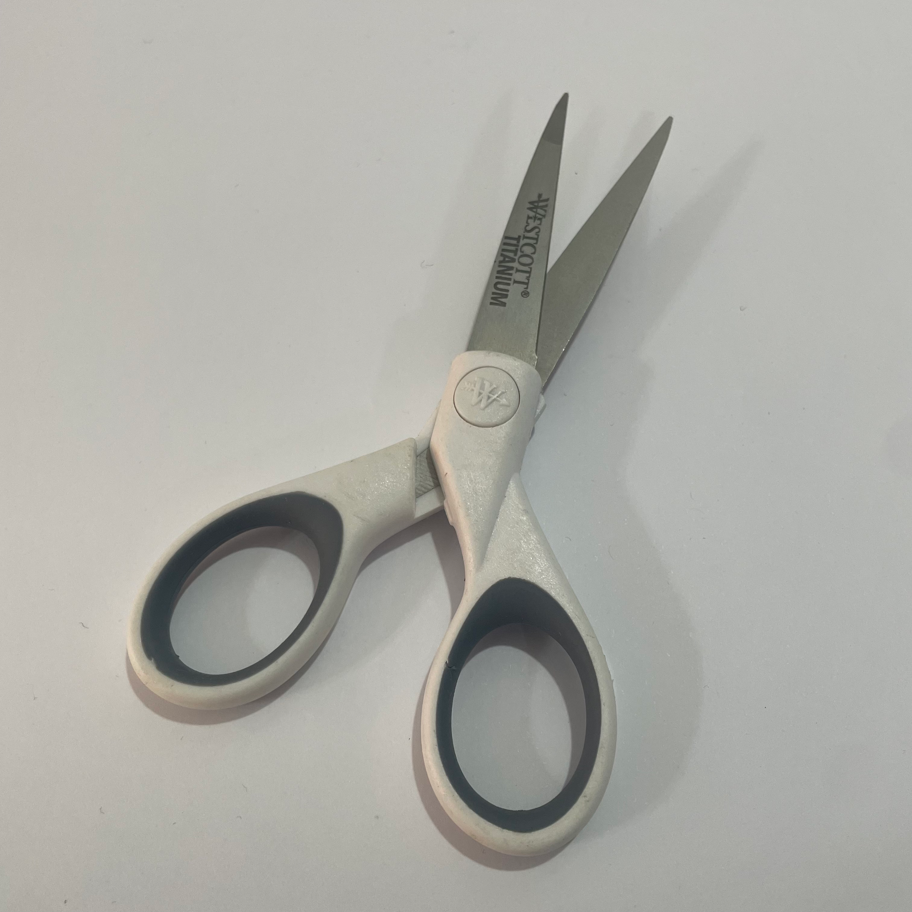 Tijera de Titanio Chica 