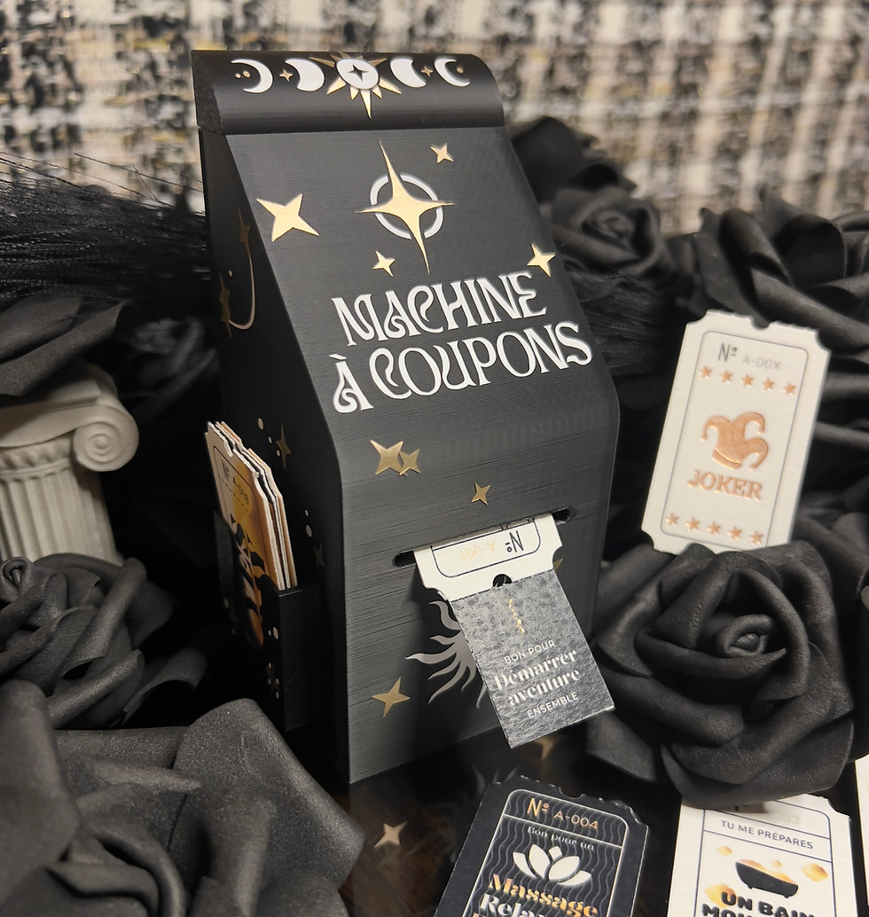 Machine à coupon de couleur noir et dorée avec des roses noir