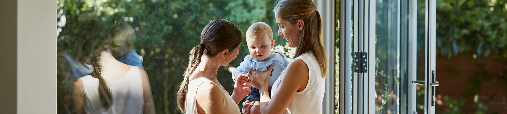 Couple avec leur bébé 