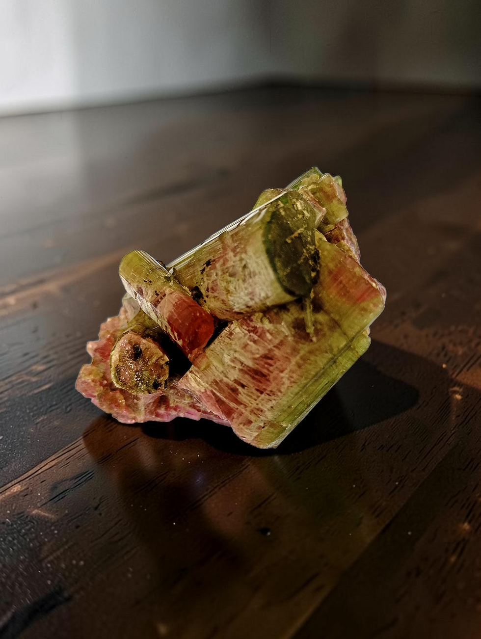 Miniatura: Elbaíta Watermelon Retrógrada — 7 Eixos com Chatoyance · Araçuaí, MG