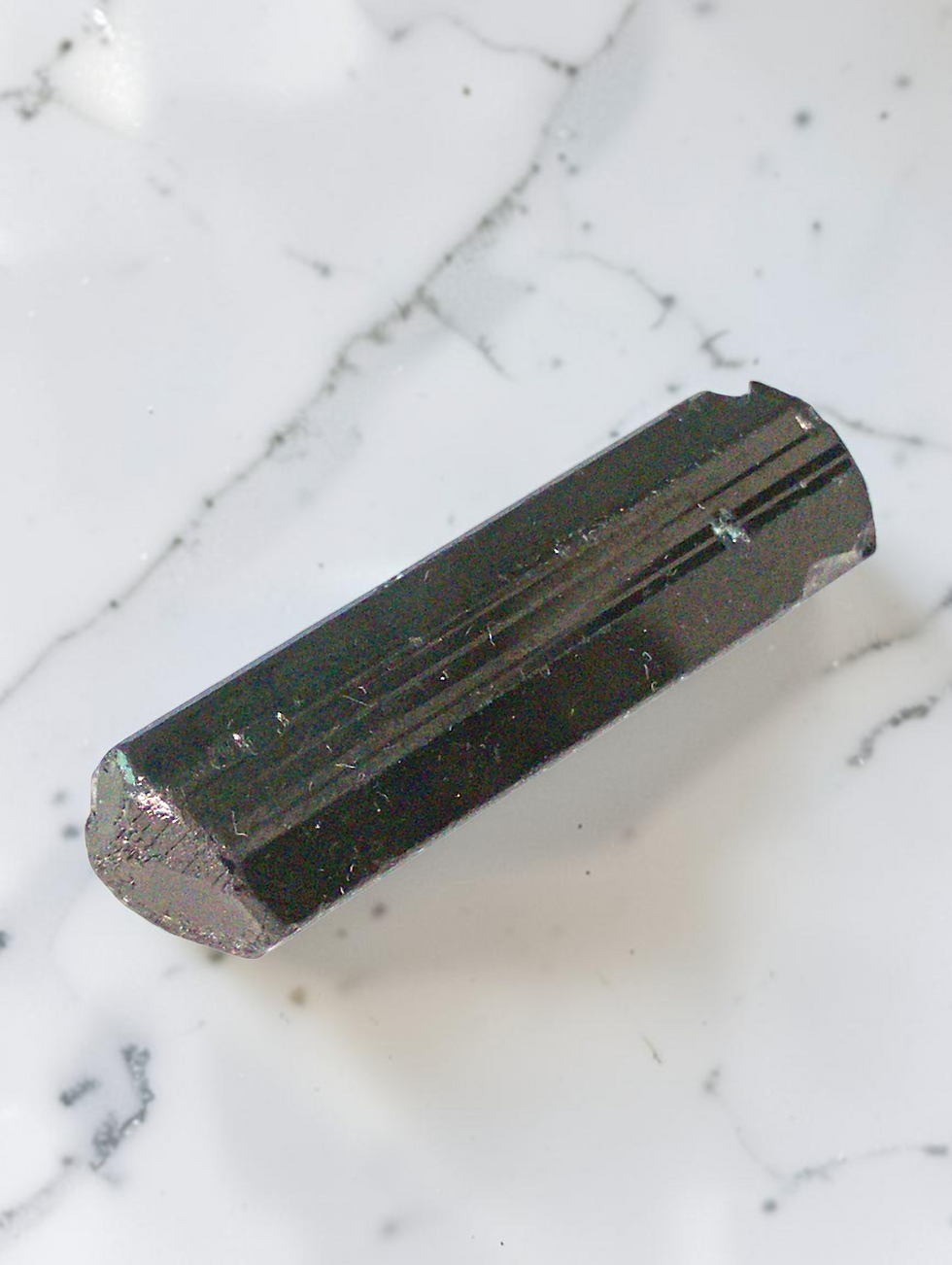 Miniatura: Schorl Prismático com Terminação Natural — Araçuaí, MG