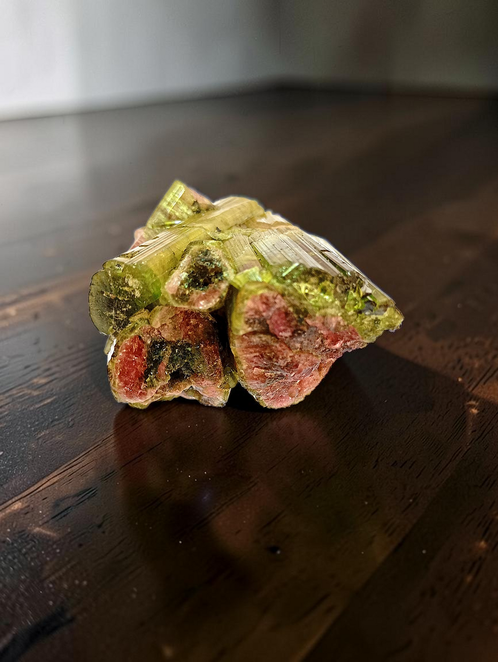 Miniatura: Elbaíta Watermelon Retrógrada — 7 Eixos com Chatoyance · Araçuaí, MG