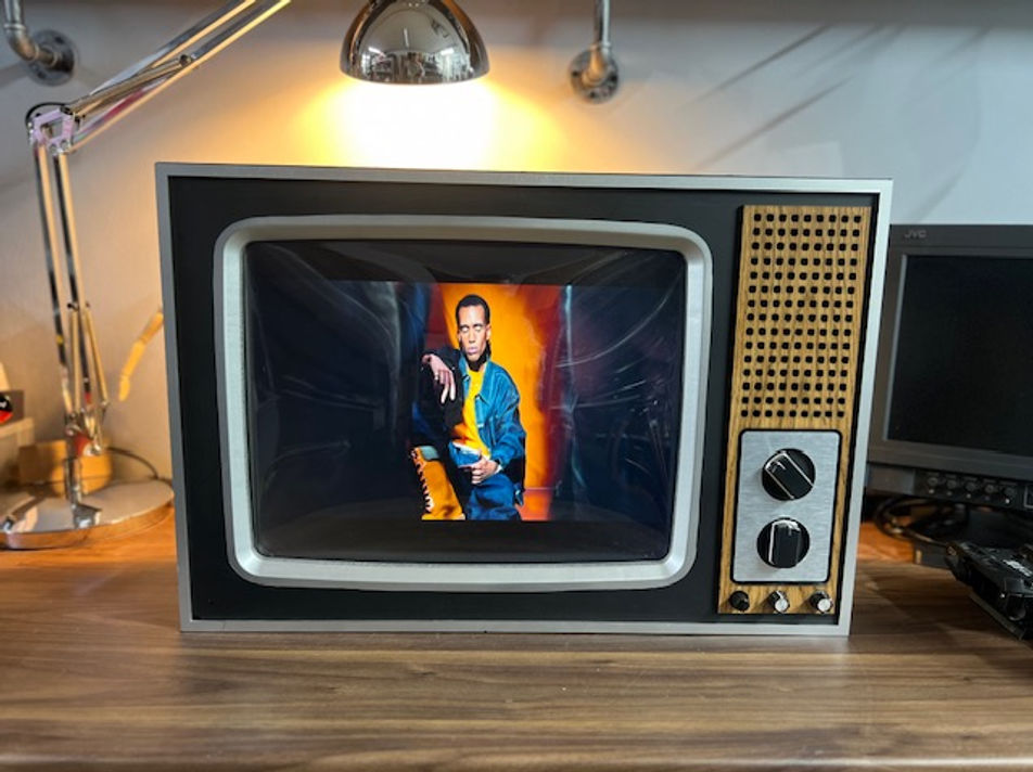 Retro Tv 018 - hire this retro television for TV stacks and TV walls