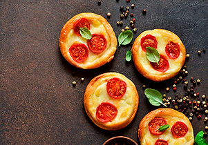 FUN MINI PIZZAS FOR KIDS
