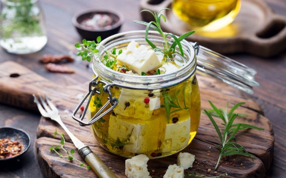 Queso feta en conserva