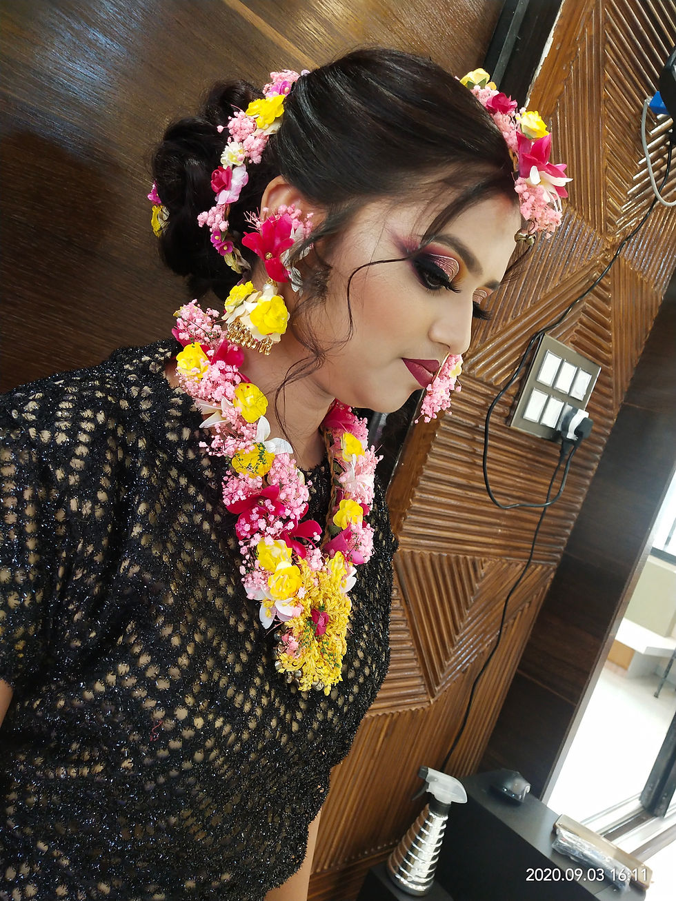 non-makeup makeup look created by pooja makeup artsist for the haldi ceremony