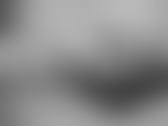 Hände von Mann und Frau halten sich