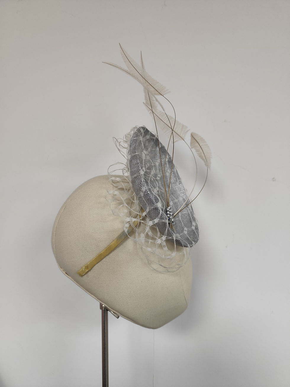 Thumbnail: Silver & Ivory White Lady L