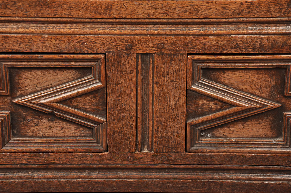 Thumbnail: Queen Anne Oak Mule Kist