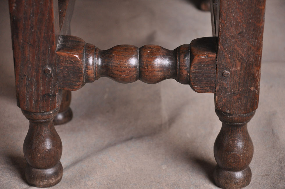 Thumbnail: Small 17th Century Oak Gateleg Table