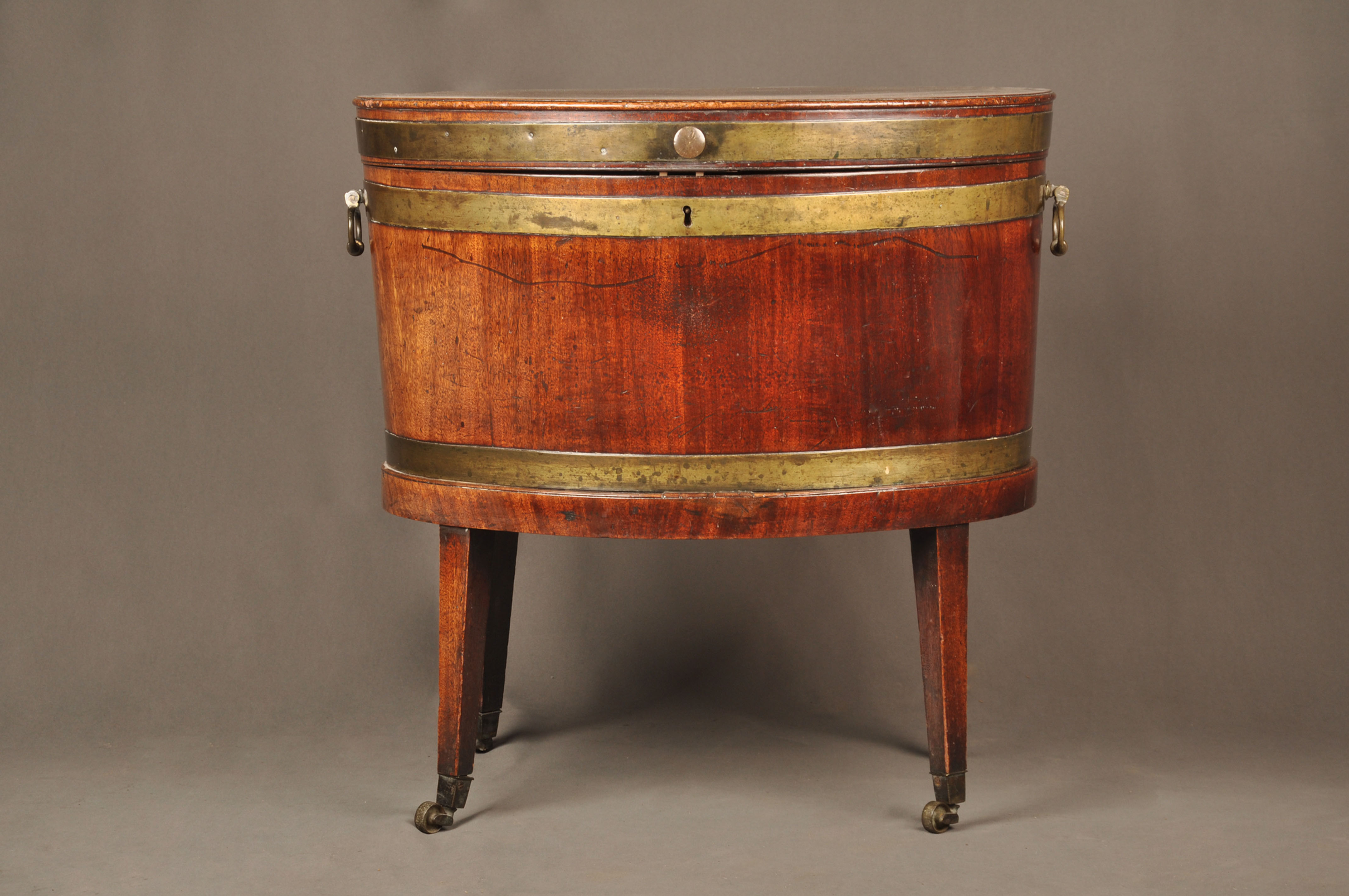 Superb 18th Century Mahogany Wine cooler