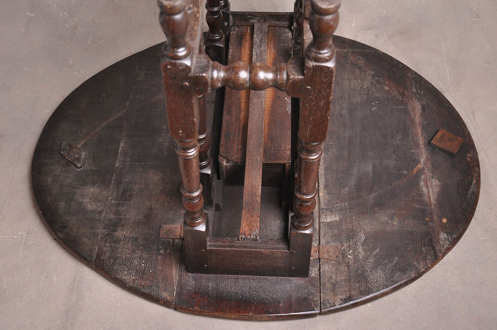 Thumbnail: Small 17th Century Oak Gateleg Table