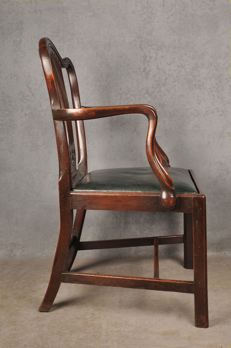 Thumbnail: Exceptional Set Of Eight 18th Century Mahogany Hepplewhite Chairs