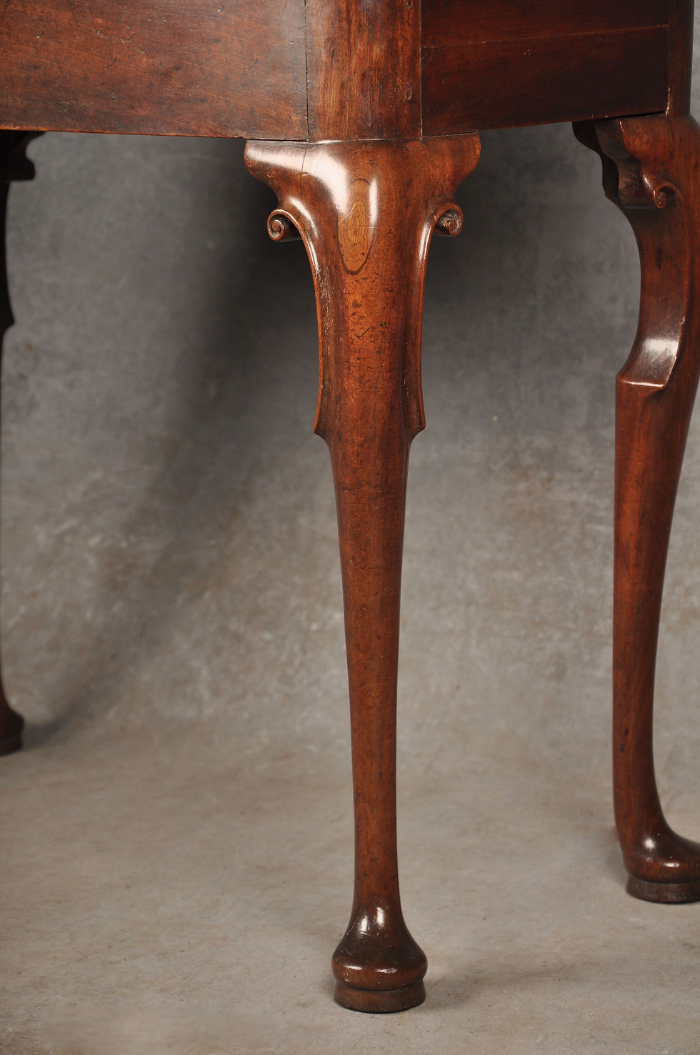 Thumbnail: Fine 18th Century Mahogany Concertina Action Tea Table