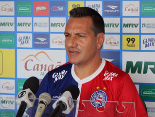 Técnico Doriva avalia Thiago Ribeiro e alerta o time. "A gente errou muito"
