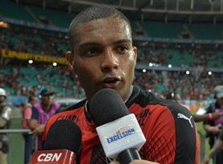 Lateral do Vitória acerta com time da Série B
