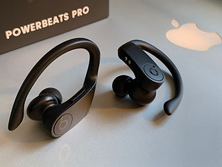 Genuine Powerbeats Pro Charging Cases and Earbuds