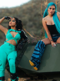 MAMII! IT'S BECKY G & KAROL G