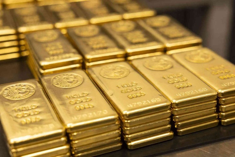 Solid Gold Berjangka Makassar | The Fed Mendorong Harga Emas Lebih Tinggi: XAUUSD Mencapai Level Tertinggi Sepanjang Masa