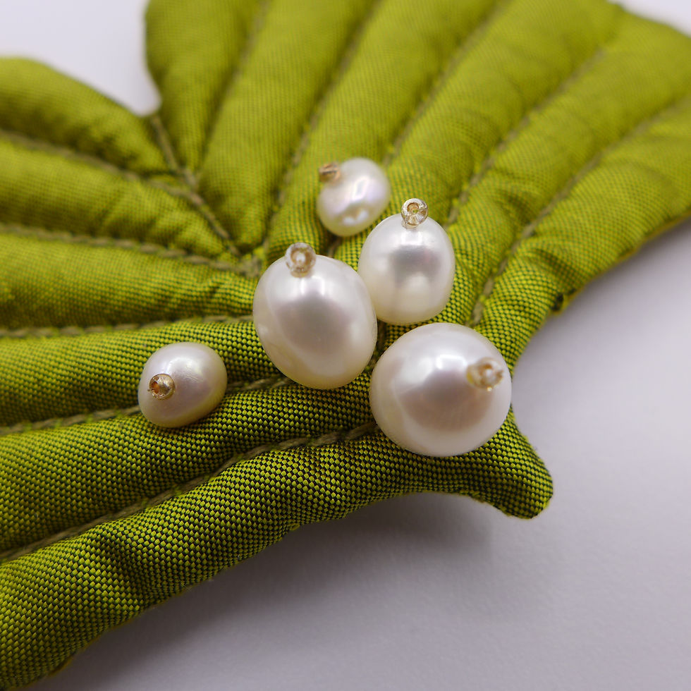 Miniature : Broche boutis soie GINGKO et 5 perles fines