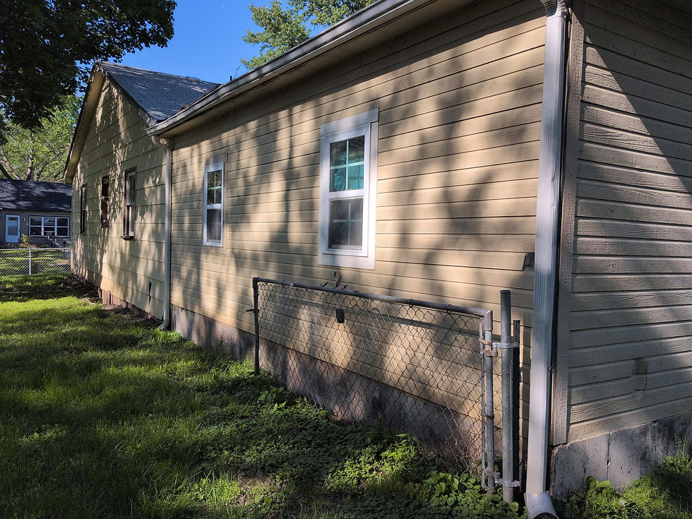Thumbnail: 817 Pawnee St, Leavenworth, KS 66048