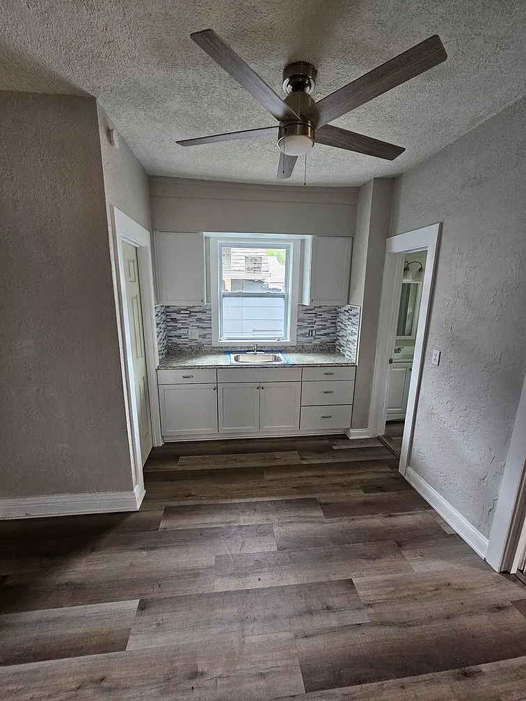 Miniatura: 6405 Peery Ave, Kansas City, MO 64126