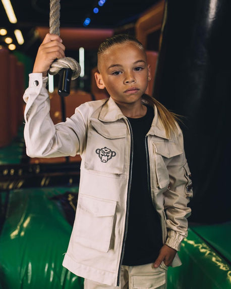 APL MODELS - Eliano for Black Bananas