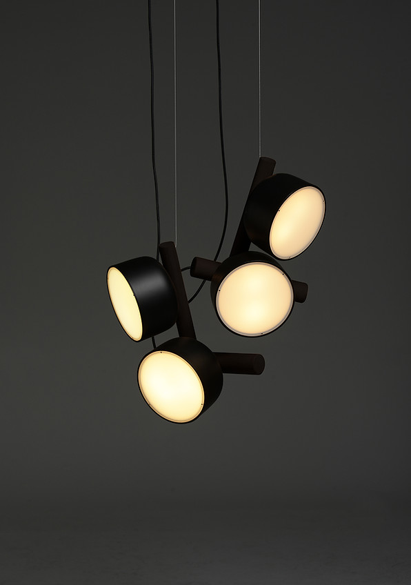 pendant - vertical - dark backround - bl