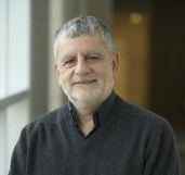 ramon-aravena.webp