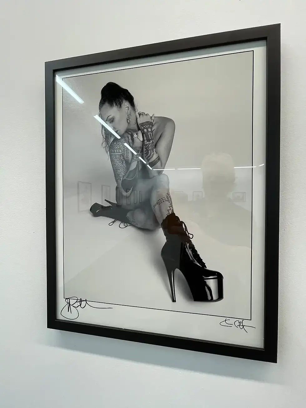 Music Helps Chris Cuffaro Exhibition in Auckland CBD