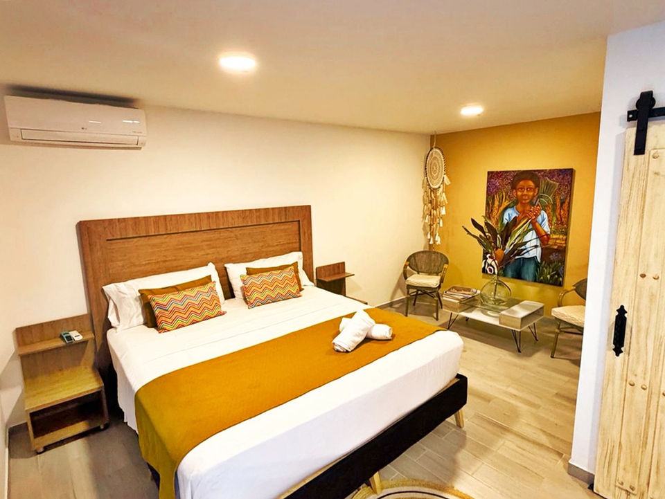 Hotel con planes romanticos en Rivera Huila, con parqueadero y cena romántica. Planes a la medida.