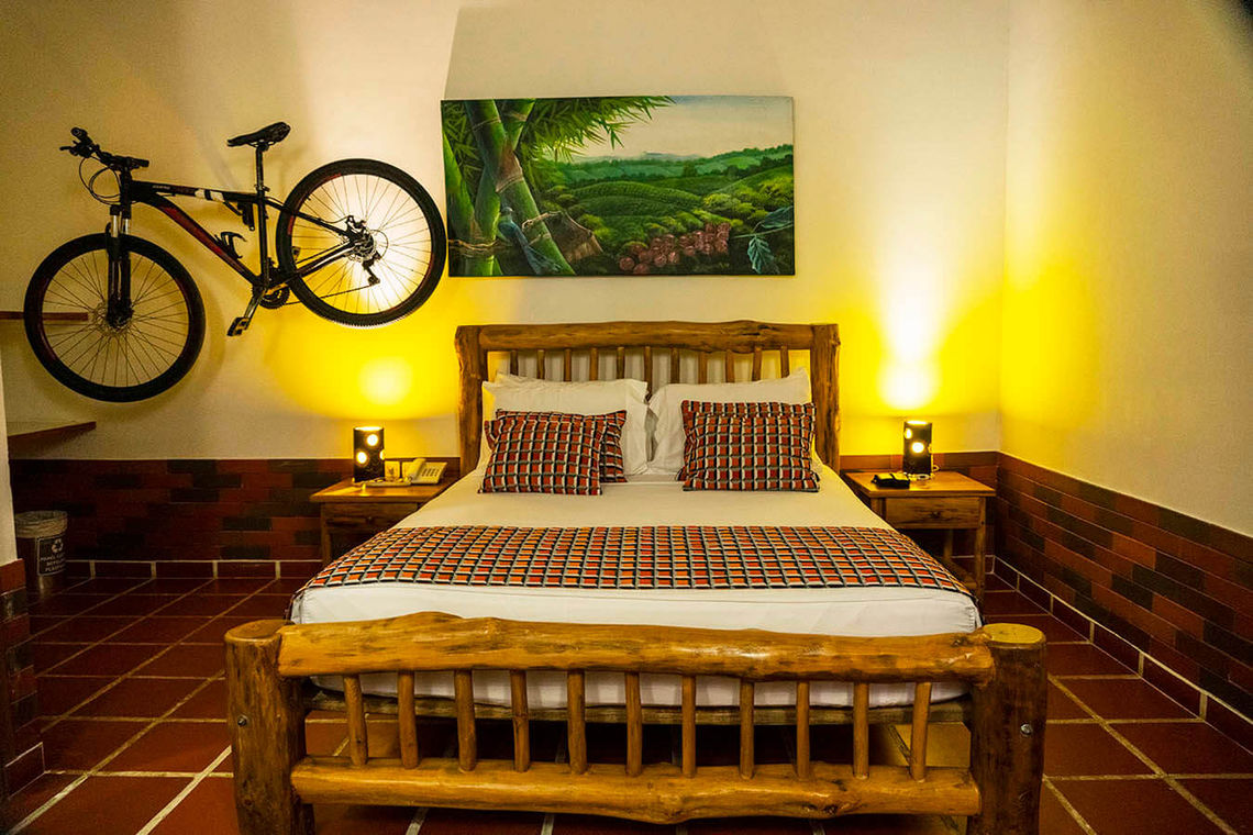 Hotel con piscina en Mariquita Tolima Brisas La Gaviota con pesca y restaurante