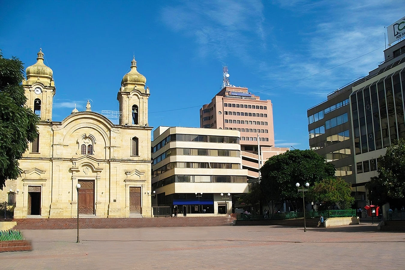 hotel Suarel Center en el centro de Duitama con parqueadero