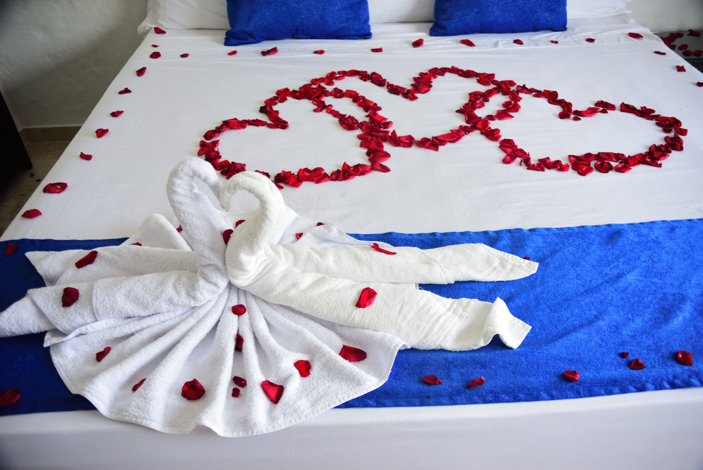 Planes románticos en Melgar tolima con decoración y cena en hotel blue star