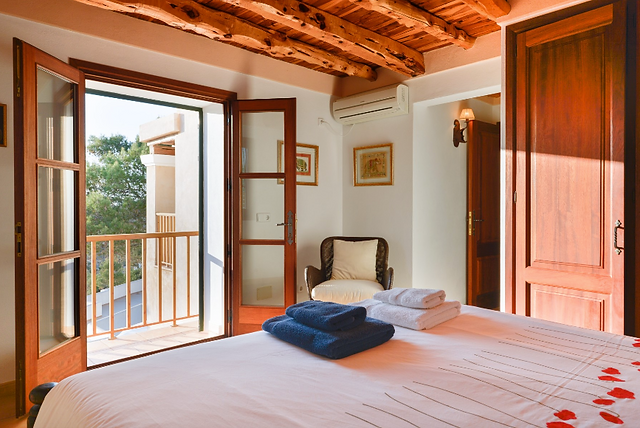 Ibiza Holiday Villas11