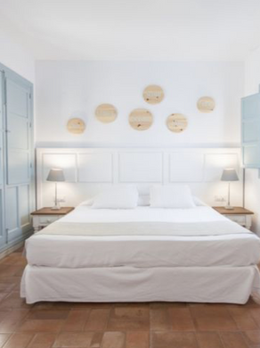 Santa Cruz Holiday Apartments & Suites in Seville
