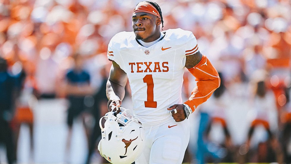 Texas Longhorns Face Major Defensive Setback as Colin Simmons Listed Doubtful Against Ole Miss