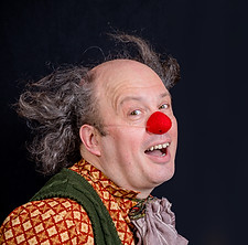Zorgclowns & Compagnie. Clowns in de Zorg & clowntherapie in België. We brengen een magisch moment & verlichting bij iedereen