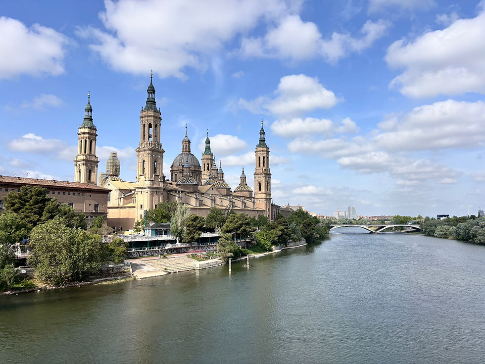 Sabbatical nemen - Basilica del Pilar vanaf de brug