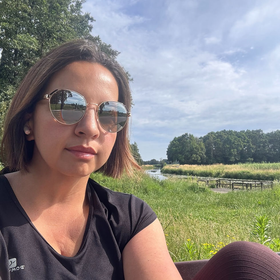 Sabbatical week 17: Jolanda aan het journalen in het Markdal in Breda