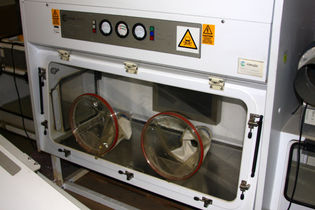 Cytotoxic dispensing isolator | Envair | CDC D