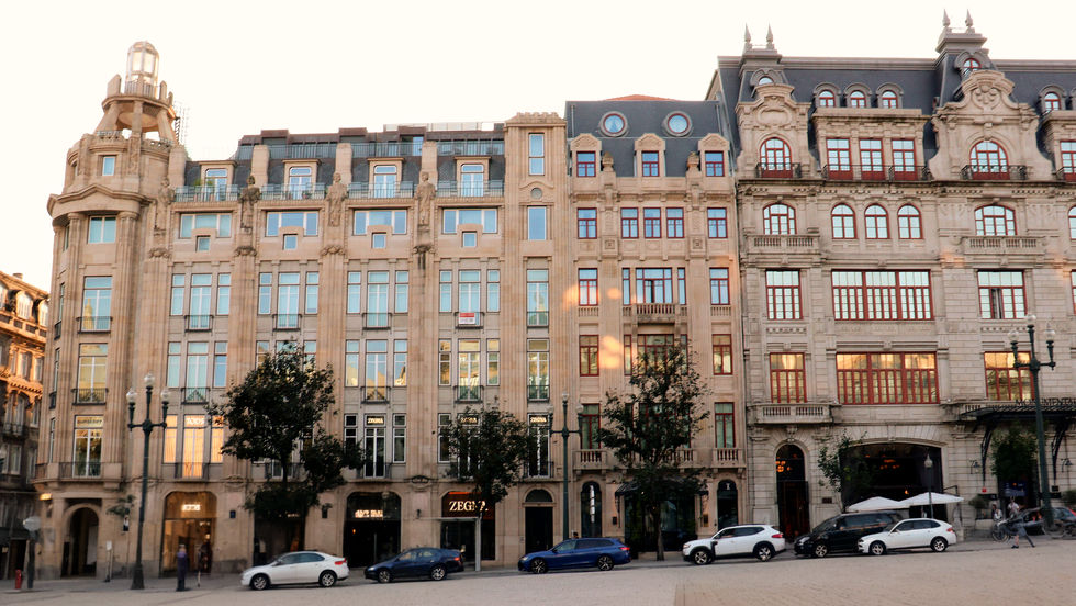 Day Three — Aliados and the Forty Thieves — Porto’s Grand Square Will Rob You Blind and Steal Your Heart