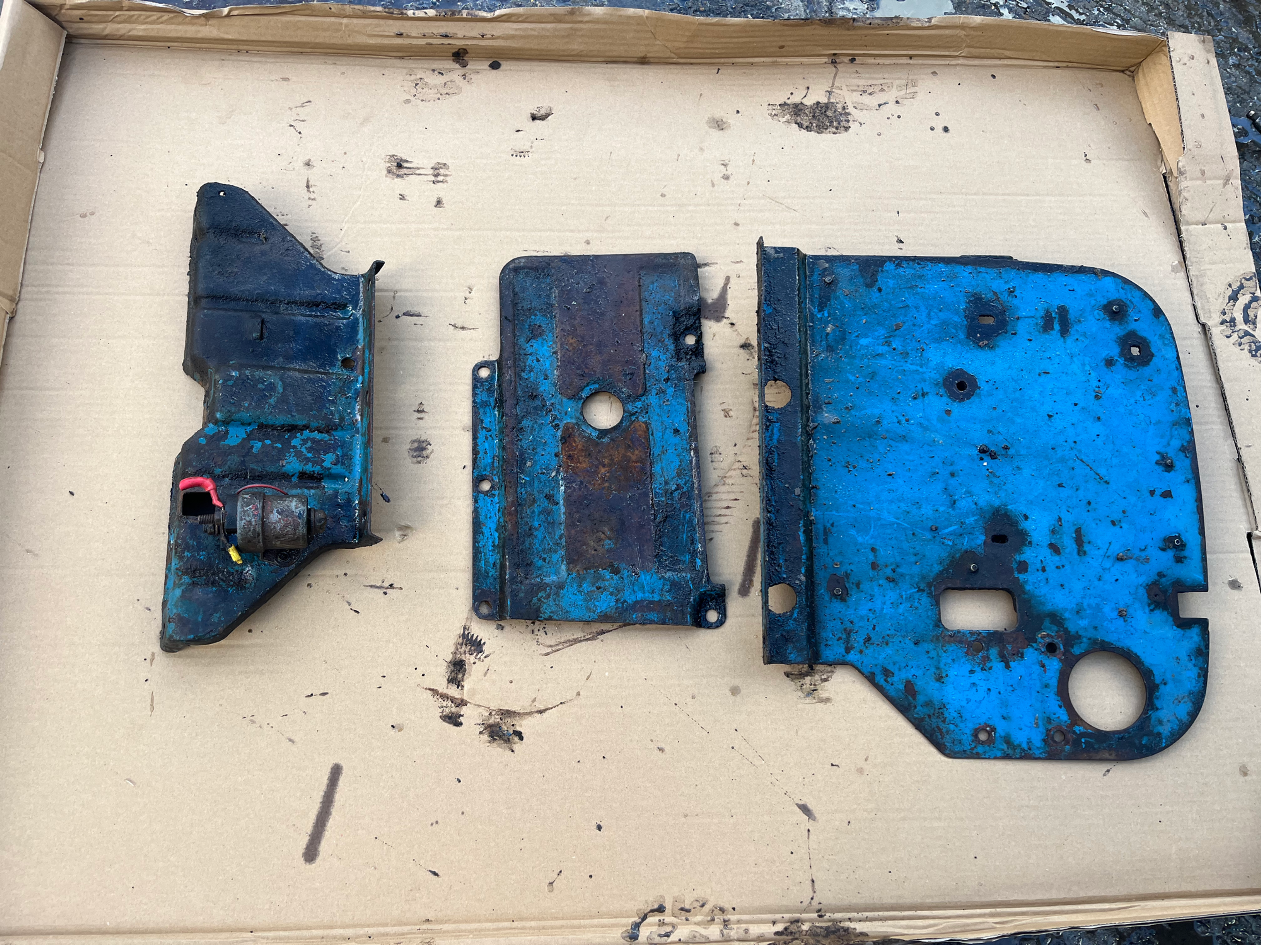 Fordson Dexta battery tray assembly 