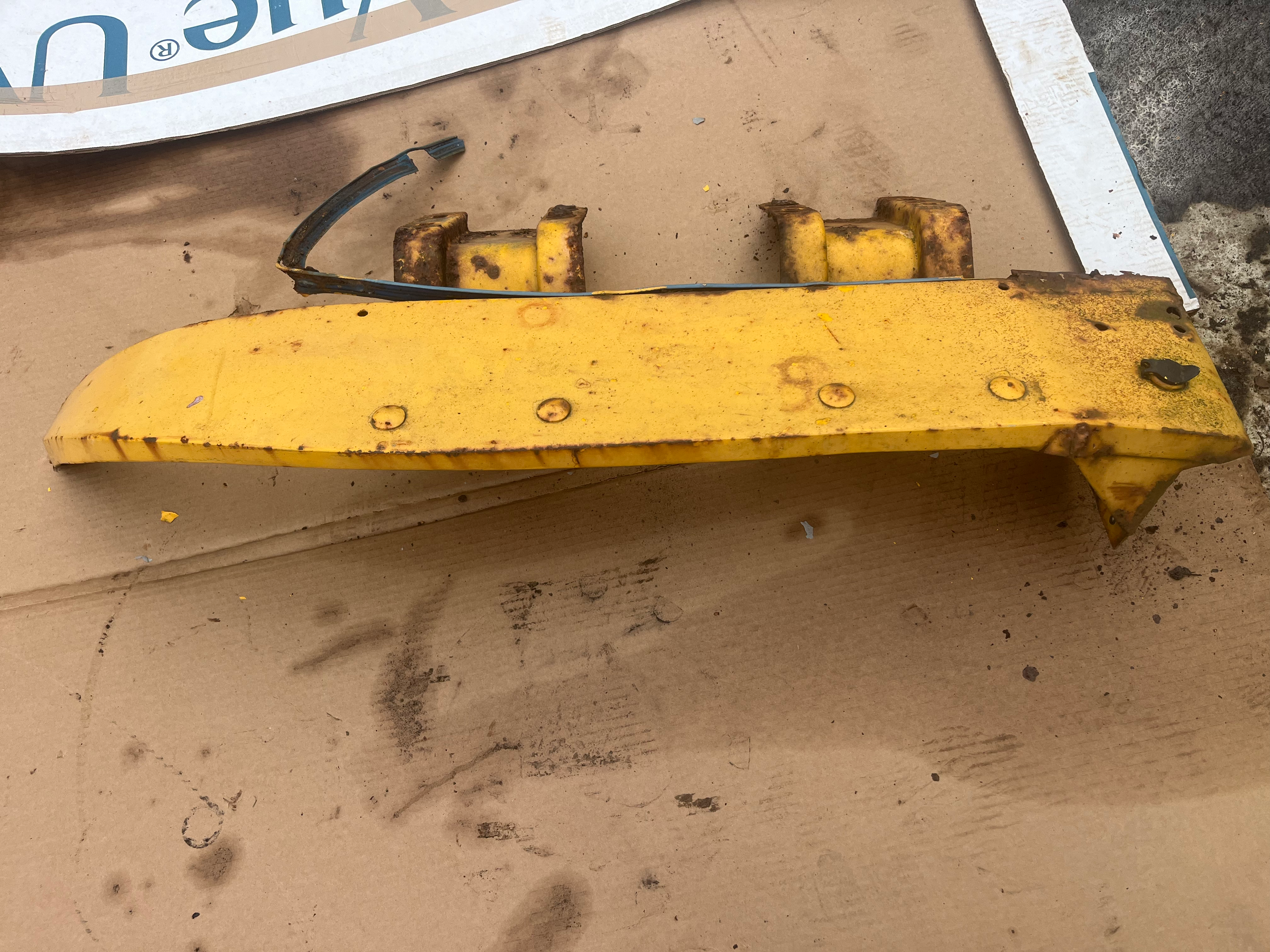 Ford Q cab left mudguard