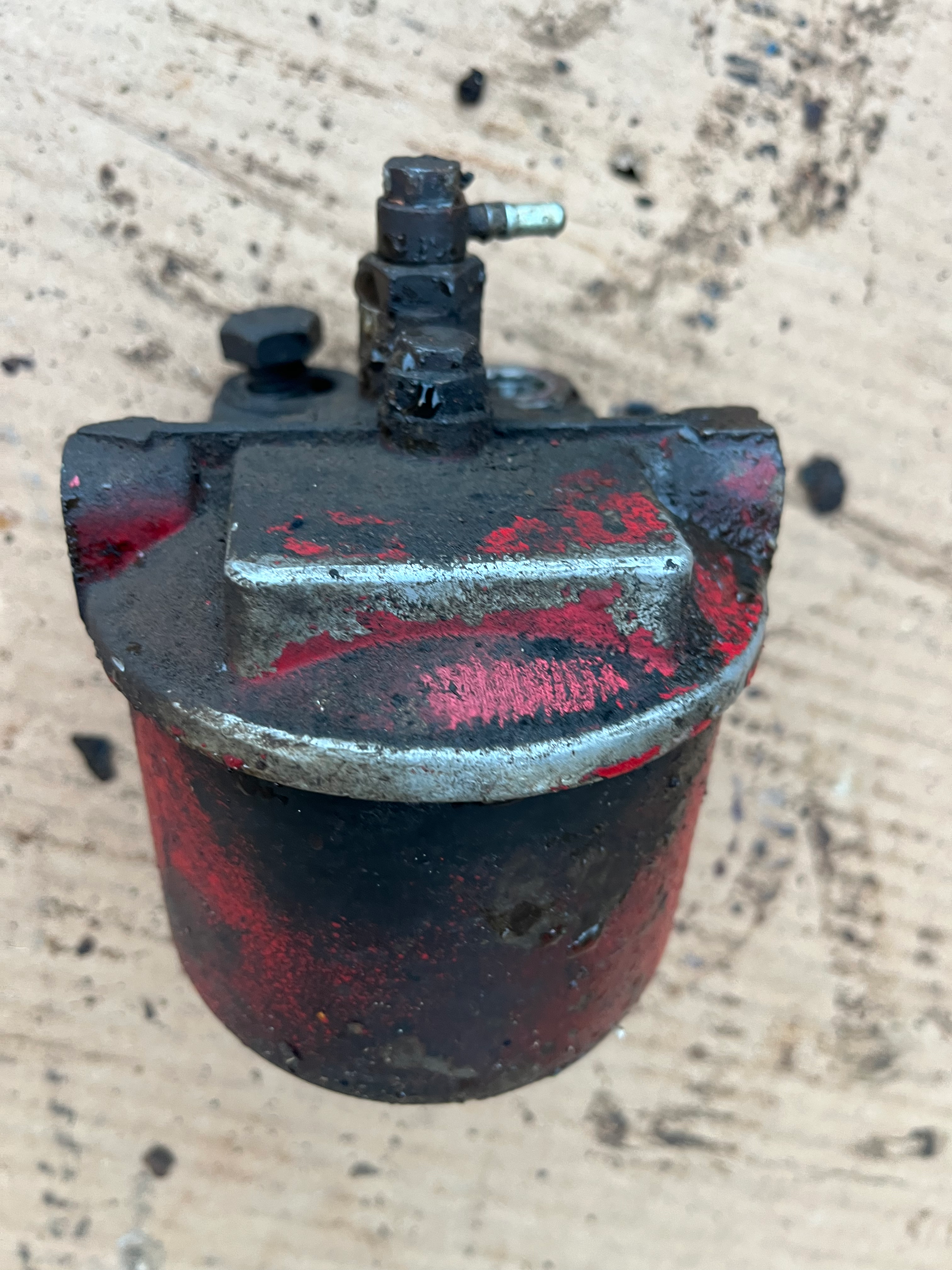 International 275 diesel filter assy