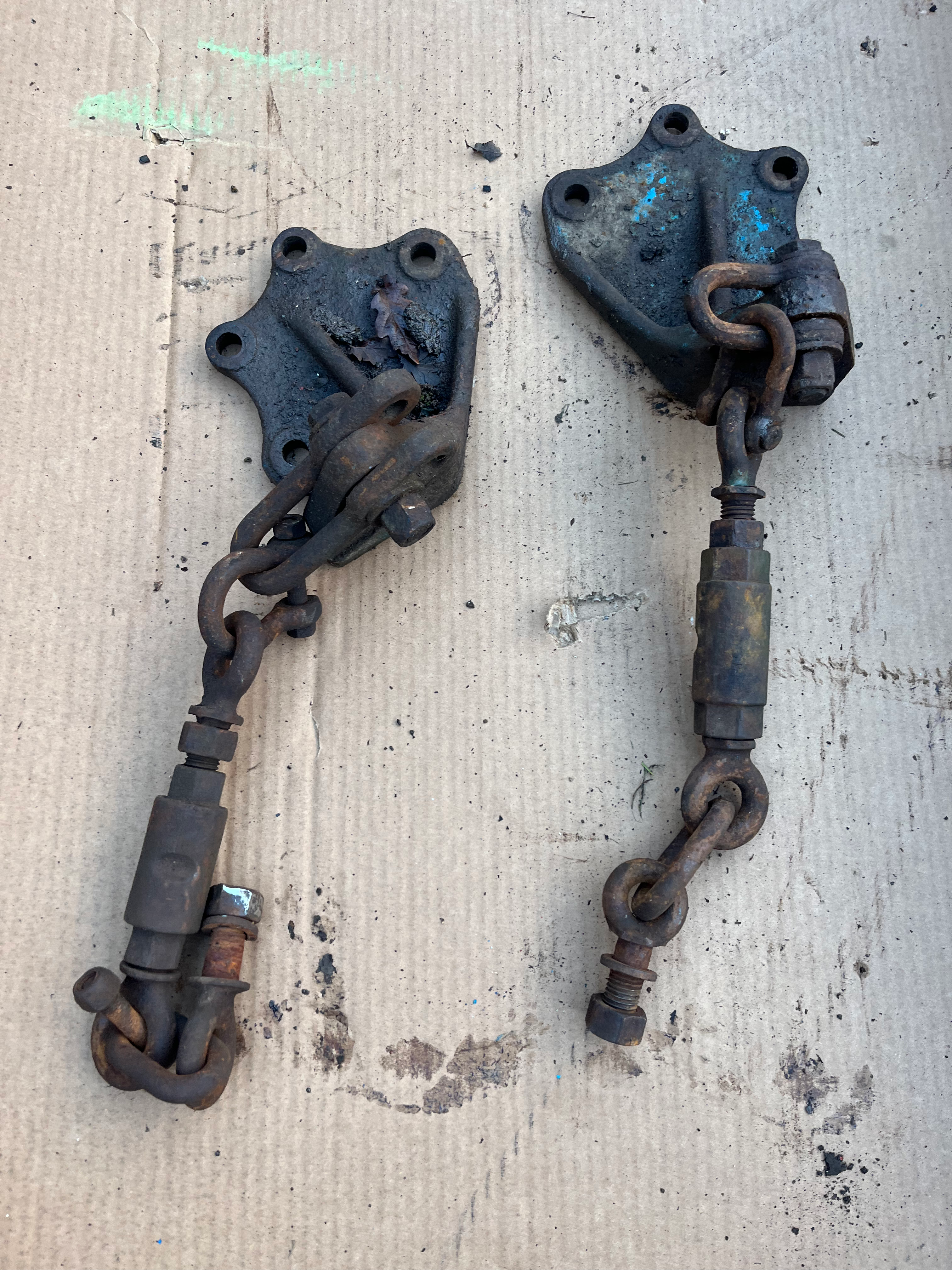 Fordson Super Major brackets/chains