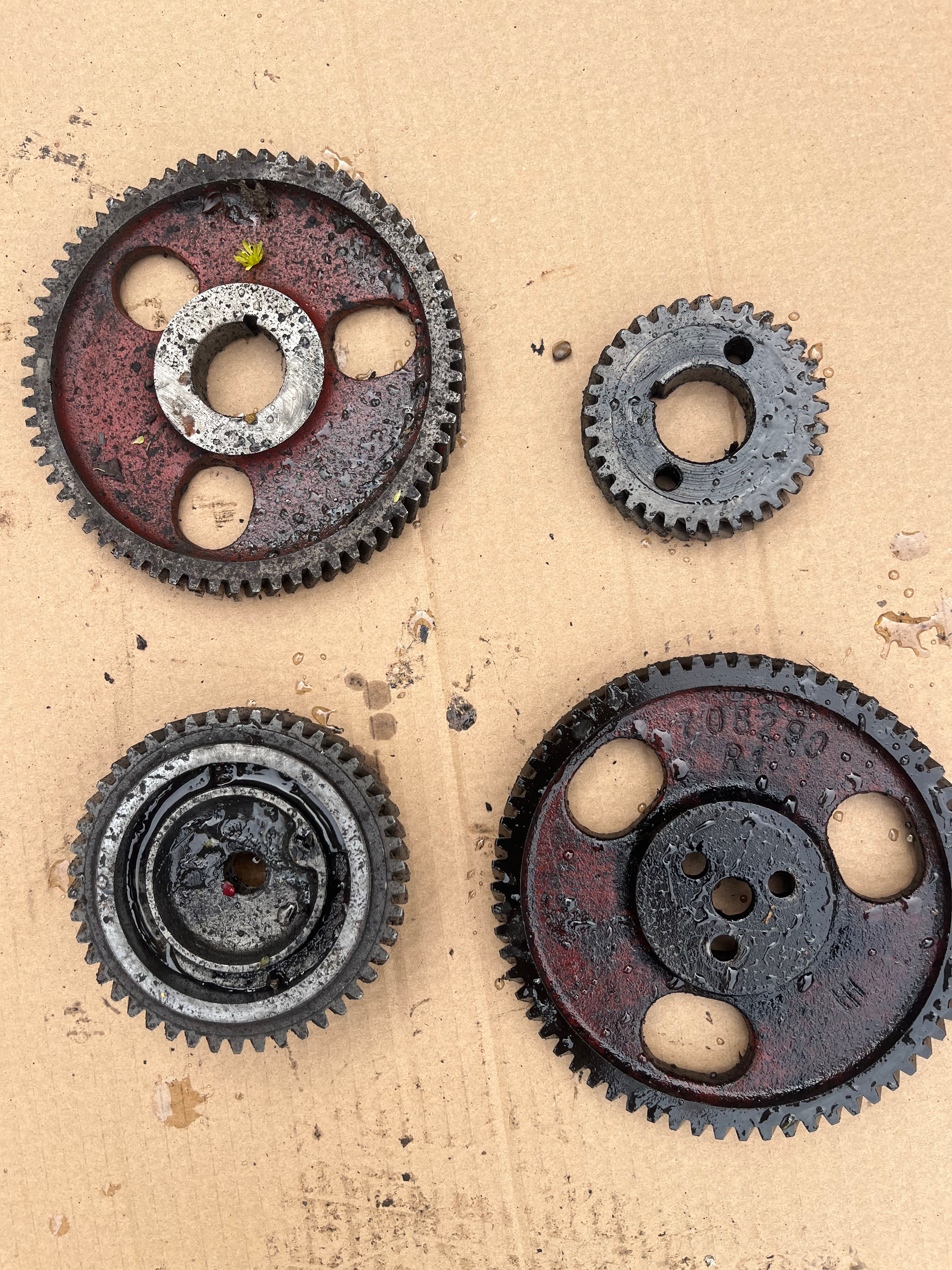 International B275 ect timing gears