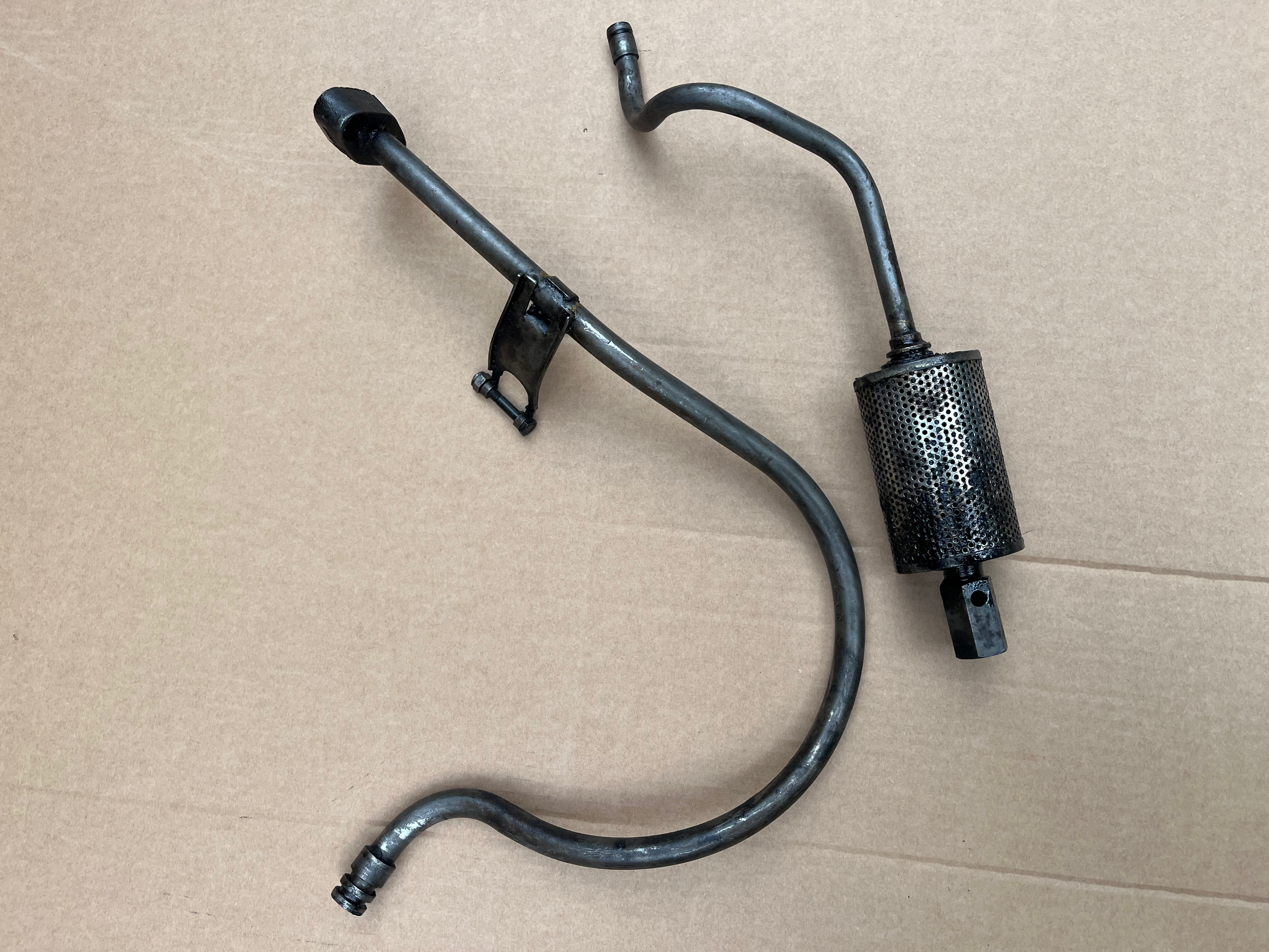 Fordson Super Major hydraulic pipes