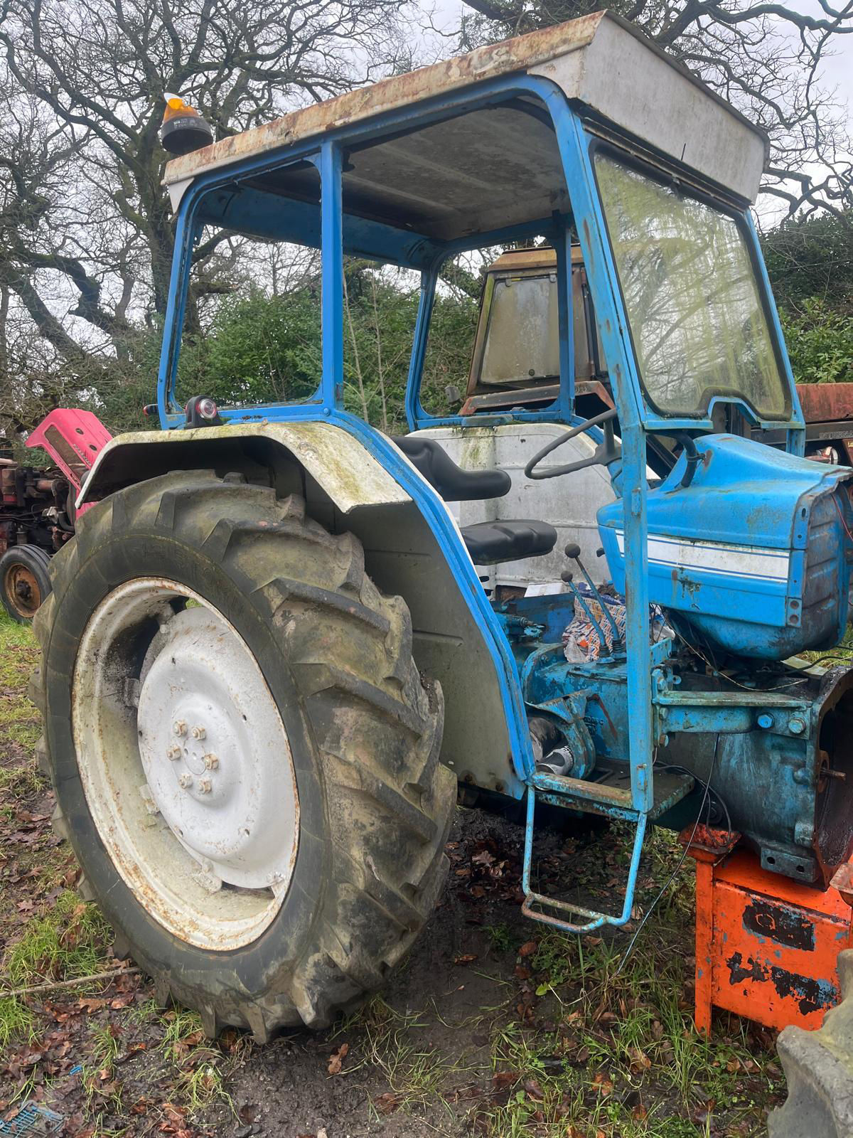Ford 4000 ect safety cab